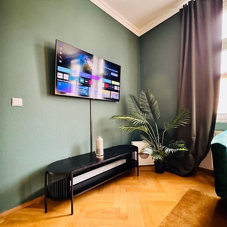 Rebelrents #4 Design Trifft Komfort - Einzigartiges Ferienapartment In Der Nahe Des Hauptbahnhofs Галль Экстерьер фото