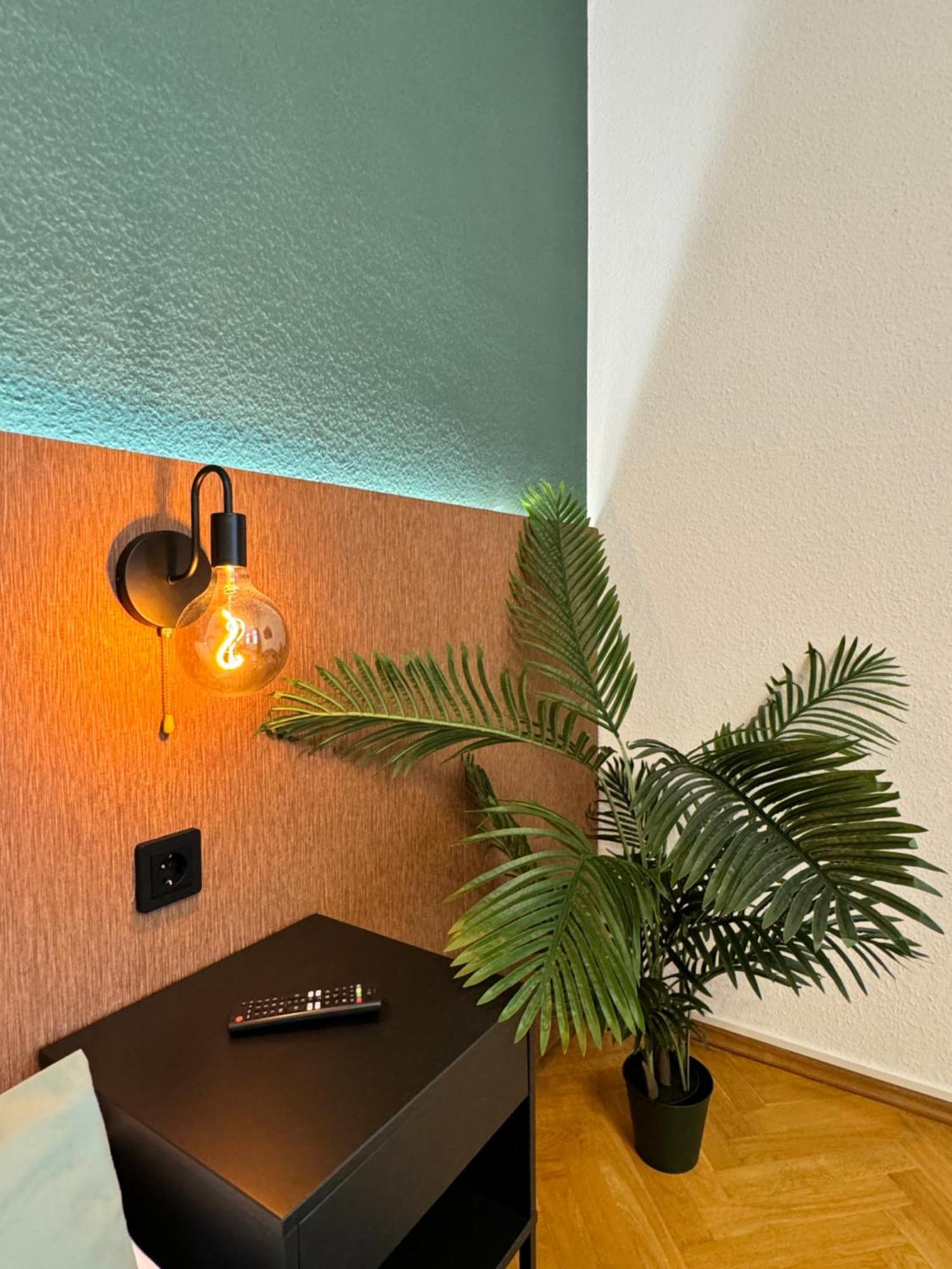 Rebelrents #4 Design Trifft Komfort - Einzigartiges Ferienapartment In Der Nahe Des Hauptbahnhofs Галль Экстерьер фото